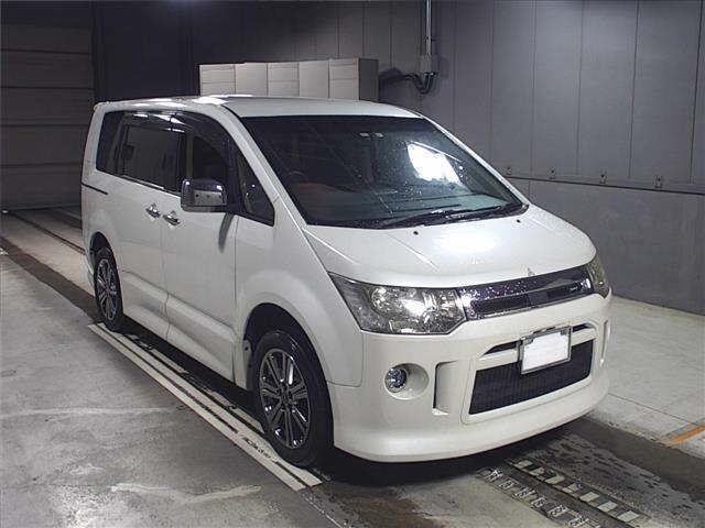 8139 MITSUBISHI DELICA D5 CV5W 2012 г. (JU Gifu)